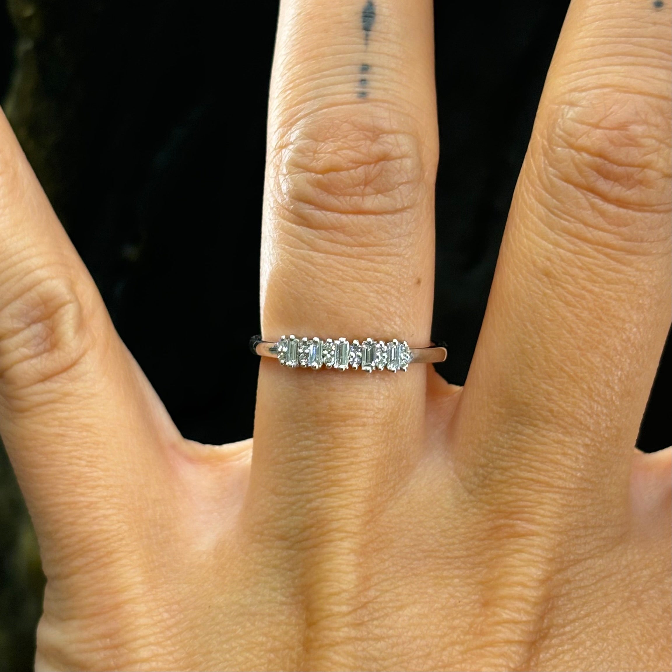 Дамски пръстен от бяло злато с диаманти 0.21 карата